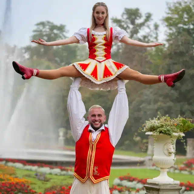 mitglieder-colonia-rut-wiess-julia-sascha