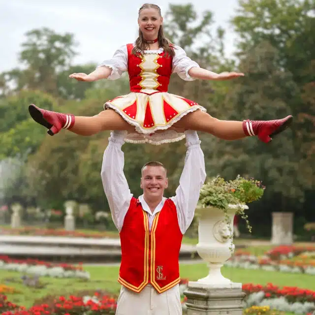 mitglieder-colonia-rut-wiess-sarah-jonas