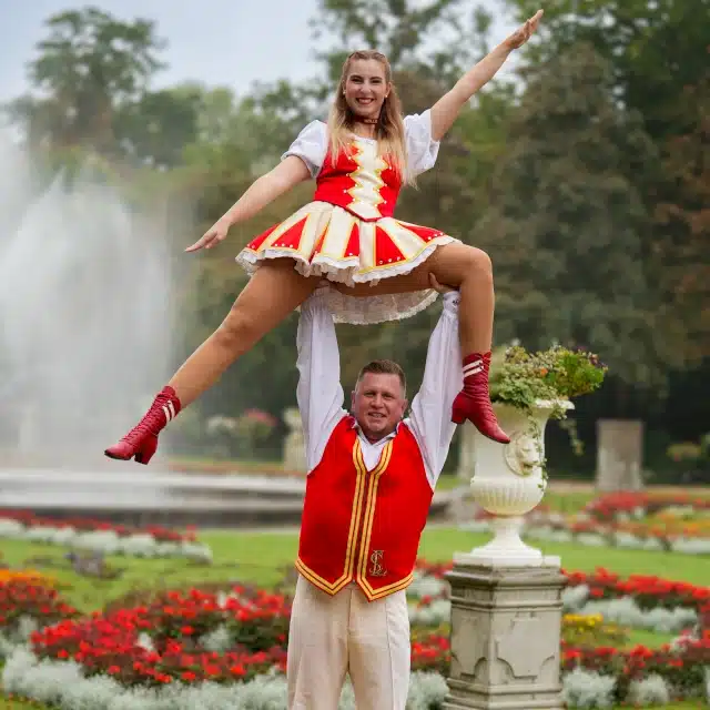 mitglieder-colonia-rut-wiess-vanessa-armin