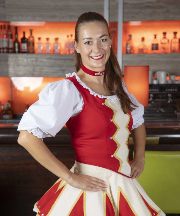 Angelina Hannen – Ehrung für 15 Jahre aktiven Tanz im Tanzcorps Colonia Rut Wiess
